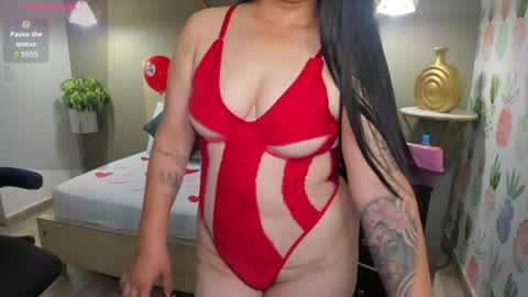 Snapshot of nare_celebi chatting on 02-15-25, 01:42 N A R E online show from 02-15-25, 01:42