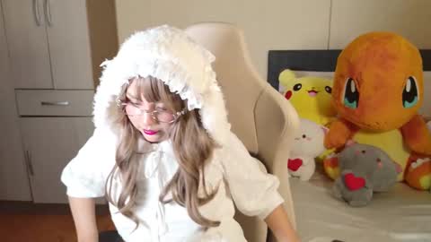 Naree online show from 11-16-25, 01:28