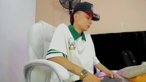 Nascary Fox online show from 09-20-25, 08:21