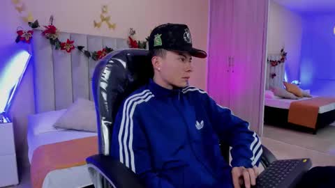 Nascary Fox online show from 12-20-25, 07:21