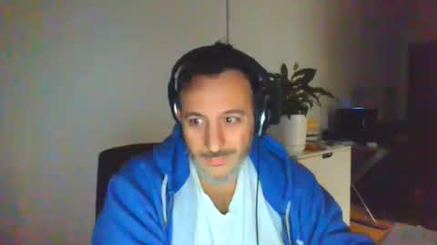 Snapshot of nassobout chatting on 12-03-25, 10:30 nassobout online show from 12-03-25, 10:30