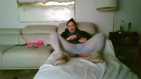 Snapshot of nassobout chatting on 02-05-26, 09:47 nassobout online show from 02-05-26, 09:47