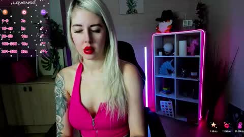 Snapshot of nastasya_cute chatting on 03-09-26, 01:42 Nastya online show from 03-09-26, 01:42