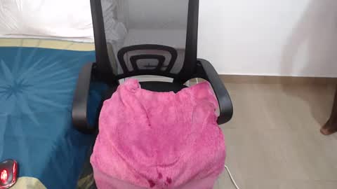 Snapshot of nasti_queen chatting on 01-27-25, 01:05 Mona online show from 01-27-25, 01:05