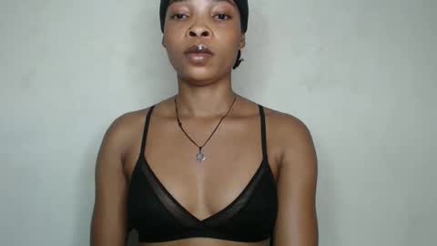 bella online show from 11-07-25, 08:31