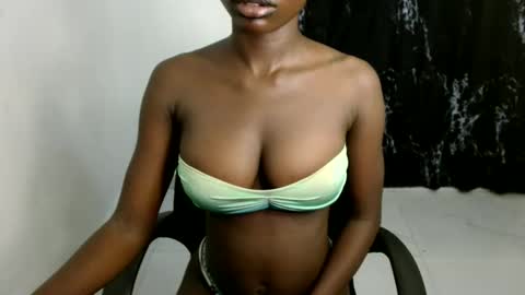 Snapshot of nasty_creamypussyy chatting on 03-25-26, 12:49 Mila online show from 03-25-26, 12:49