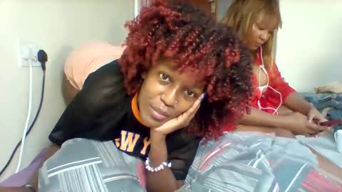 Snapshot of nasty_linah chatting on 09-12-25, 01:00 Linah online show from 09-12-25, 01:00