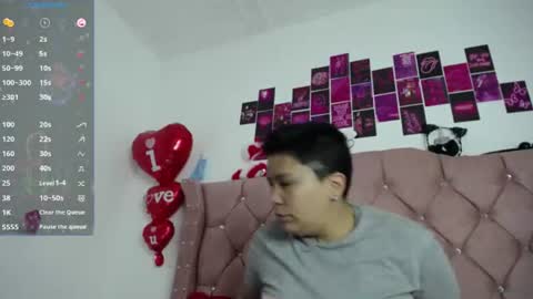 Snapshot of nat_evans8 chatting on 06-18-26, 01:17 nat_evans8 online show from 06-18-26, 01:17