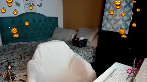 Snapshot of nata_paris chatting on 10-27-25, 12:26 Natalia online show from 10-27-25, 12:26