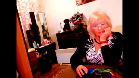 natali online show from 12-30-24, 08:04