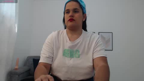 Nathalia online show from 09-19-25, 06:19