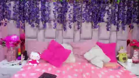 Snapshot of natalia_pinkk chatting on 12-17-24, 11:49 natalia pinkk online show from 12-17-24, 11:49
