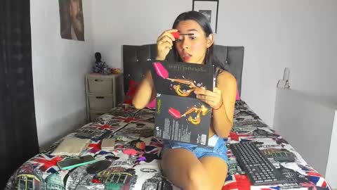Snapshot of nataliaa05 chatting on 02-16-25, 03:47 Nati online show from 02-16-25, 03:47