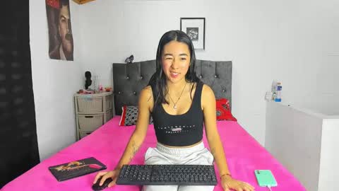 Snapshot of nataliaa05 chatting on 02-23-25, 02:18 Nati online show from 02-23-25, 02:18