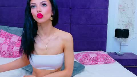 nataliacroft online show from 04-15-26, 02:46