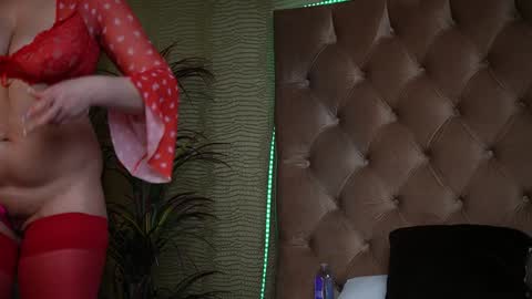 Snapshot of nataliareina chatting on 01-02-25, 08:57 Natalia online show from 01-02-25, 08:57