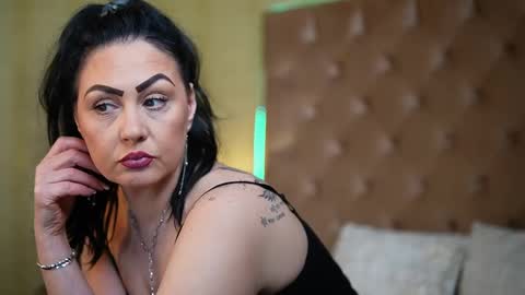Snapshot of nataliareina chatting on 02-09-25, 06:26 Natalia online show from 02-09-25, 06:26