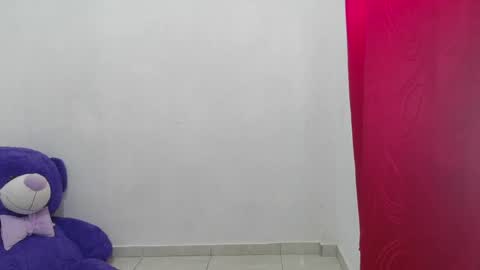 Snapshot of nataliavela chatting on 04-19-26, 06:10 nataliavela online show from 04-19-26, 06:10
