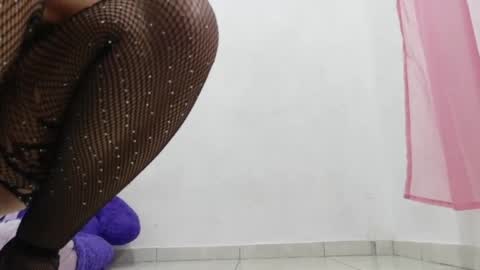 Snapshot of nataliavela chatting on 05-28-26, 01:25 nataliavela online show from 05-28-26, 01:25