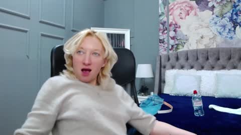 Natalie online show from 01-23-25, 11:04