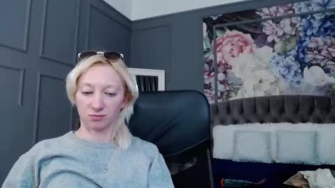 Natalie online show from 02-11-25, 02:13