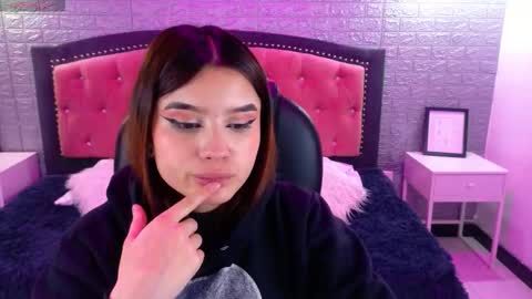 natalie  online show from 09-10-25, 02:55