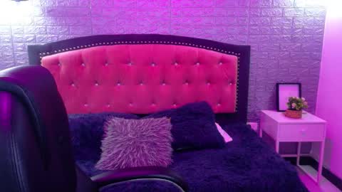 natalie  online show from 10-22-25, 02:56