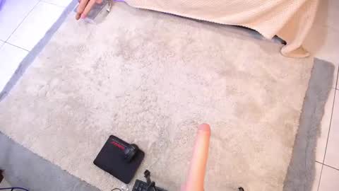 Natalie online show from 01-10-25, 04:33