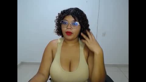 natalielabellex1 online show from 12-23-25, 06:00