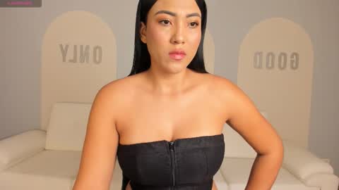 Natalie Lewis online show from 12-20-25, 11:06