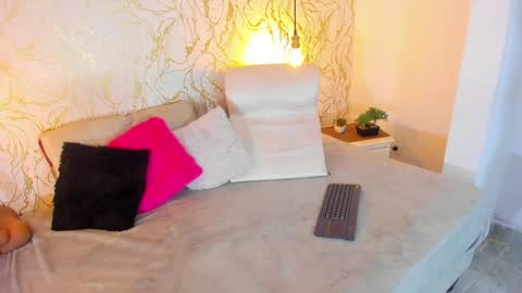 NATALIE online show from 01-20-25, 12:18