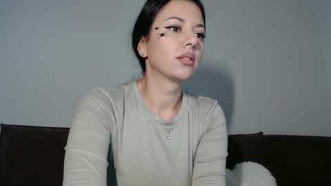 Natallie online show from 10-31-25, 05:08