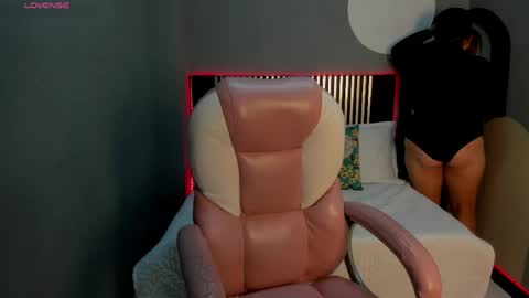 N A T A L Y  online show from 06-08-26, 02:50