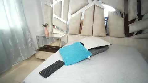 Natalye foster online show from 12-30-24, 07:42