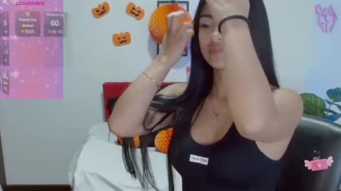 Snapshot of natalyescobar_lx chatting on 10-21-25, 03:24 Nataly Escobar online show from 10-21-25, 03:24