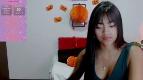 Snapshot of natalyescobar_lx chatting on 10-29-25, 04:20 Nataly Escobar online show from 10-29-25, 04:20