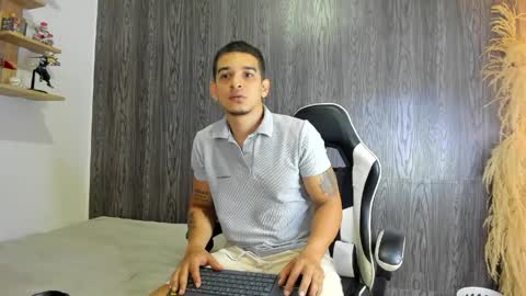 Snapshot of natan_77 chatting on 04-12-26, 11:32 natan_77 online show from 04-12-26, 11:32