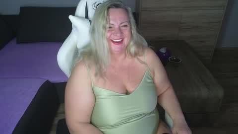 Snapshot of natascha1202 chatting on 12-15-24, 11:20 Natalli online show from 12-15-24, 11:20