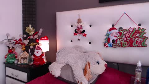Snapshot of natasha26_ chatting on 12-13-24, 01:33 Natasha online show from 12-13-24, 01:33