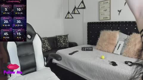 Snapshot of natasha__logan chatting on 12-02-24, 05:04 Natasha online show from 12-02-24, 05:04