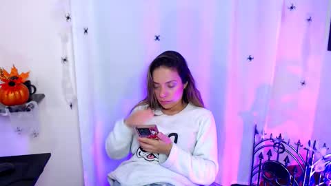 Snapshot of natasha_cam222 chatting on 10-30-25, 01:23 Natasha online show from 10-30-25, 01:23