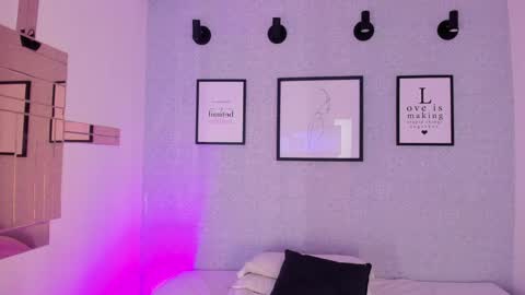 Snapshot of natasha_harpper chatting on 01-17-25, 06:54 Natasha online show from 01-17-25, 06:54