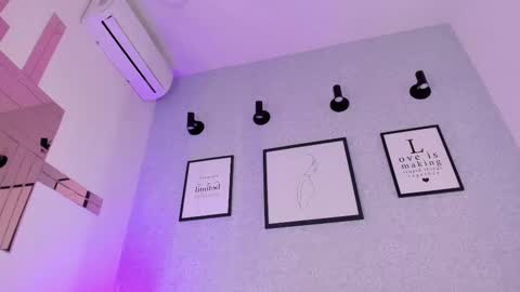 Snapshot of natasha_harpper chatting on 02-15-25, 05:39 Natasha online show from 02-15-25, 05:39