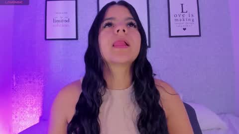 Snapshot of natasha_harpper chatting on 02-21-25, 11:01 Natasha online show from 02-21-25, 11:01