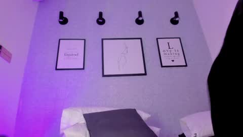 Snapshot of natasha_harpper chatting on 02-26-25, 02:03 Natasha online show from 02-26-25, 02:03