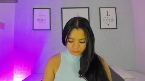 Snapshot of natasha_harpper chatting on 03-05-25, 10:55 Natasha online show from 03-05-25, 10:55