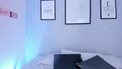 Snapshot of natasha_harpper chatting on 10-22-25, 10:59 Natasha online show from 10-22-25, 10:59