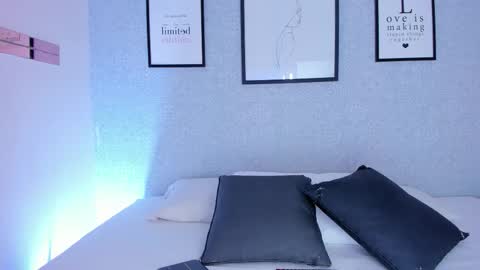 Snapshot of natasha_harpper chatting on 10-24-25, 12:01 Natasha online show from 10-24-25, 12:01