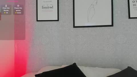 Snapshot of natasha_harpper chatting on 10-29-25, 11:34 Natasha online show from 10-29-25, 11:34