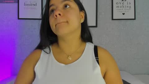 Snapshot of natasha_harpper chatting on 11-05-25, 11:32 Natasha online show from 11-05-25, 11:32